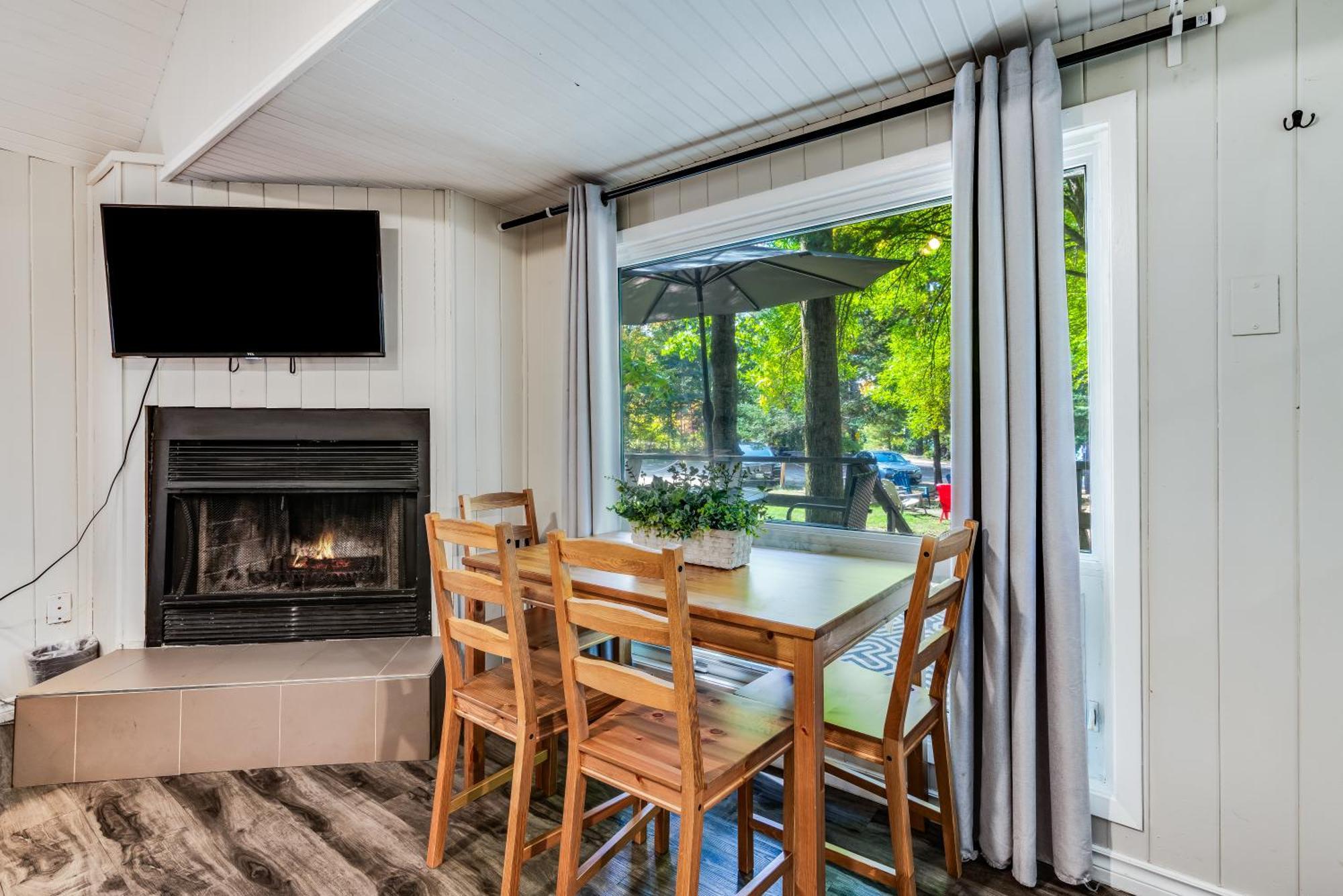 Villa Muskoka Waterfront Retreat Dwight Esterno foto