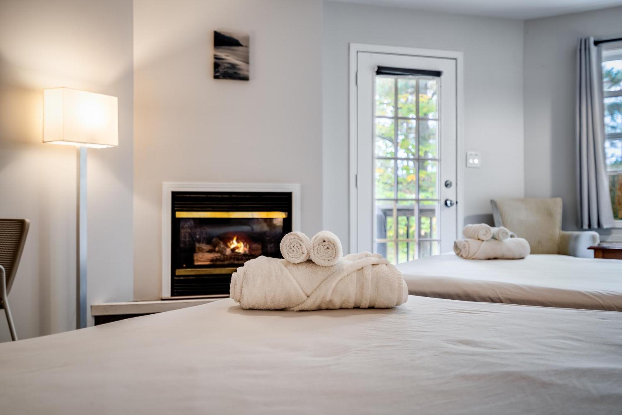 Villa Muskoka Waterfront Retreat Dwight Esterno foto
